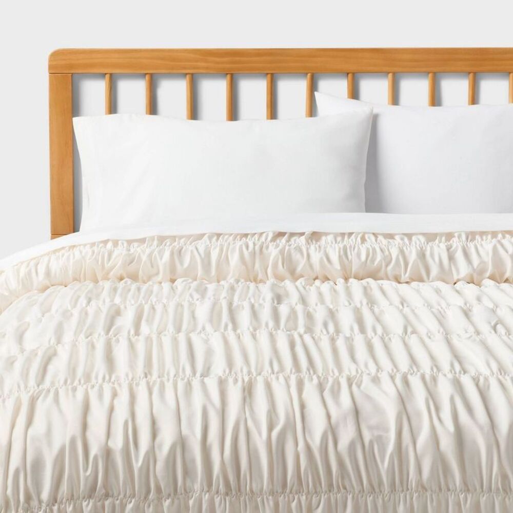 Full/Queen Ruched Comforter Ivory for Dorm - Room Essentials